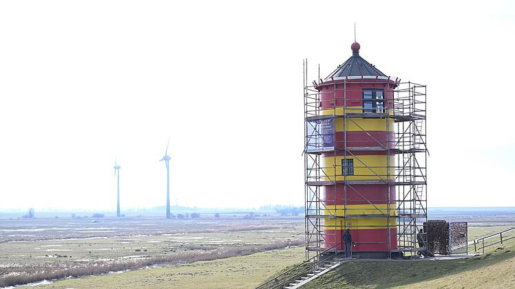 Pilsumer Leuchtturm bekommt Neuanstrich