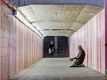 "Im Untergrund" nannte der Fotograf sein Streetfoto, mit dem er im Monatswettbewerb der Michelauer Amateurfotografen den ersten Platz belegte. Die klare Aussage und die starke räumliche Wirkung beeindruckten die Juroren.  Foto: Herbert Steiner