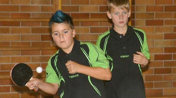 Den Doppelwettbewerb der C-Schüler gewannen Tarius Mann und Niklas Kolb  (von links) von der SG Neuses. Im Einzel wurde zudem Kolb Zweiter und Mann Dritter. Fotos:  Hans Franz