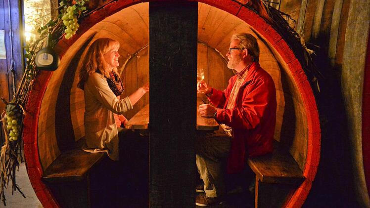Auf ein gutes Glas Wein ins Fass - in Hammelburg geht das.