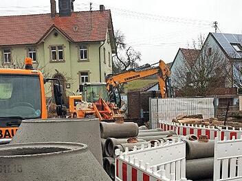 Alles steht bereit für den Beginn der Tiefbauarbeiten im Burgpreppacher Gemeindeteil Hohnhausen. Foto: Eckehard Kiesewetter