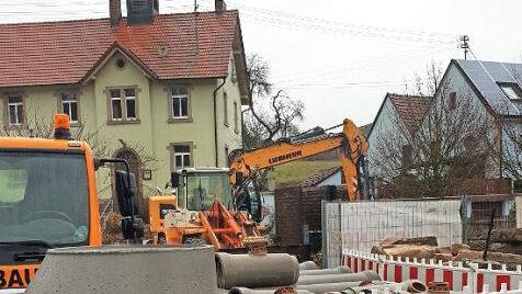 Alles steht bereit für den Beginn der Tiefbauarbeiten im Burgpreppacher Gemeindeteil Hohnhausen. Foto: Eckehard Kiesewetter