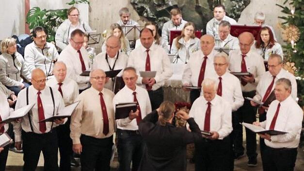 Mit einem gemeinsamen Konzert schlossen Musikverein und Männergesangverein Wartenfels die Festtage in St. Batholomäus ab.