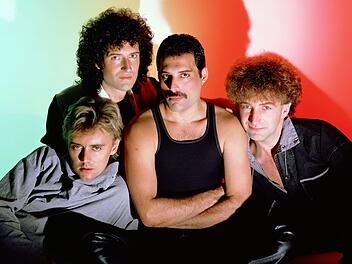 "No time for losers, 'cause we are the champions of the world": In der Doku  "Queen - We Are The Champions" erz&auml;hlt Hannes Rossacher die Geschichte des Liedes "We Are The Champions" und seiner Entstehung.