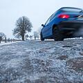 Der Deutsche Wetterdienst warnt aktuell vor Glatties. Symbolfoto: Foto: Jens Büttner/dpa-Zentralbild/dpa