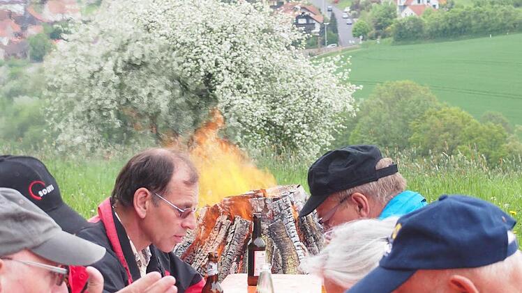 Rast mit Eintopf und Aussicht.