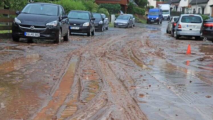 Schlamm auf den Straßen: So sah es nach dem Unwetter aus.