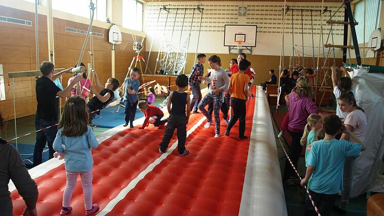 Erlebnisturnen mit integrativem Aspekt beim TSV Ebenhausen. Foto: Stefan Geiger