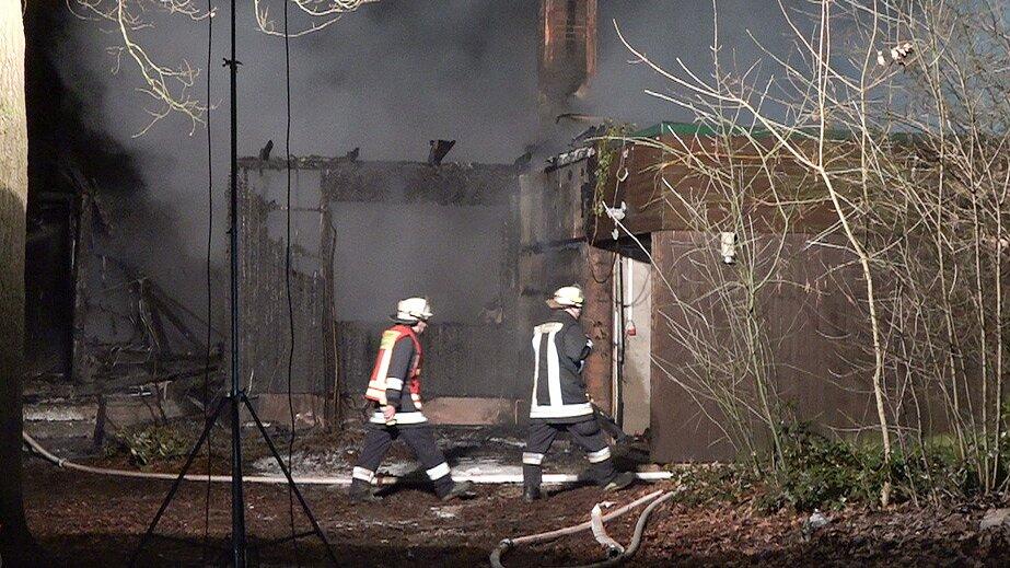 Mittelfranken: Wohnhaus brennt völlig nieder