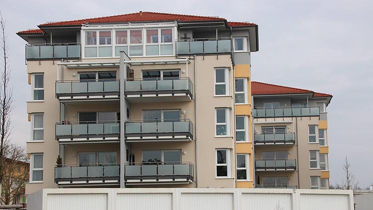 Sanierte Gebäude in der Nachbarschaft. Foto: Benedikt Borst