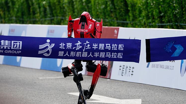 Zweiter Roboter-Halbmarathon in Peking