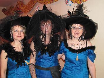 Die drei Hexen Marion, Birgit und Ines waren bereit, bei "Sex in Ost" zu verzaubern.