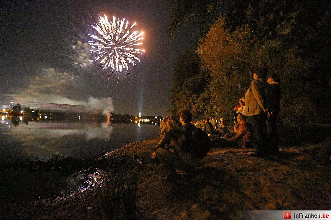 Abschlussfeuerwerk am Volksfest in Nürnberg