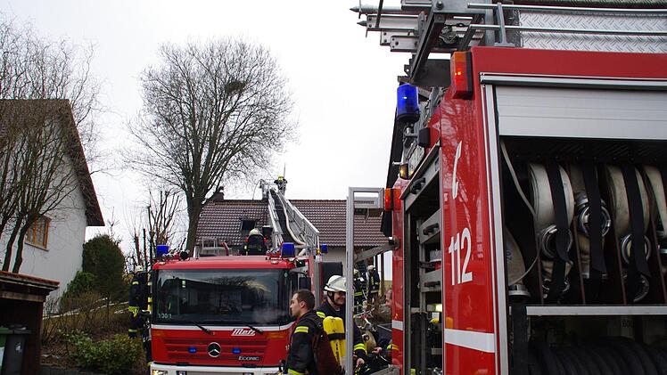 Die Feuerwehr beim Einsatz am Seelacher Berg. Foto: Marco Meißner