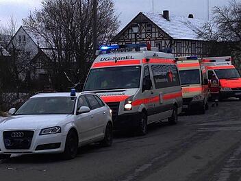 Viele Rettungswagen eilten gestern nach Gleußen. Insgesamt elf Personen mussten in Krankenhäuser gebracht werden. Foto: BRK/Claus Weigand