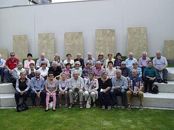 Die Mitglieder der Hammelburger Senioren-Union im Knauf-Museum Iphofen w&auml;hrend des Einf&uuml;hrungsvortrags.  Foto: Annemarie Binder