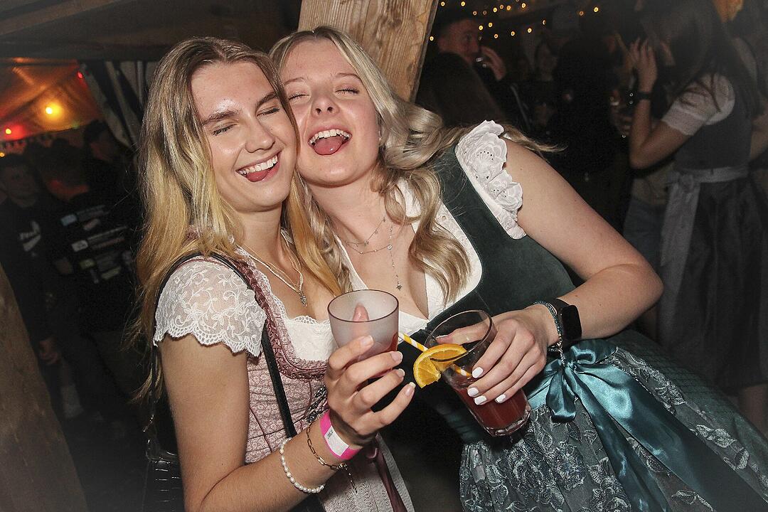 Mit der Partyband "Popnach8"!