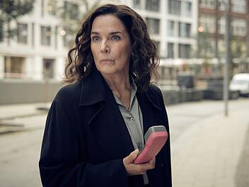 Anna Conti (Désirée Nosbusch) will in ihrem neuen Fall einem jungen Mann helfen.