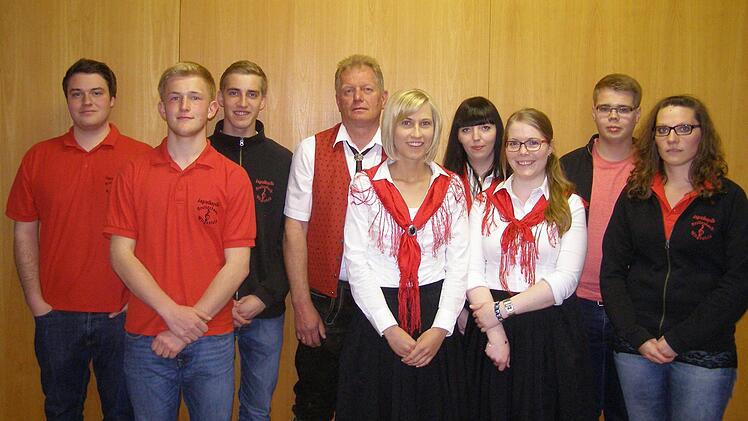 Der Vorstand und der Jugendvorstand führen die Jugendkapelle in den nächsten Jahren (von links): Matthias Heil, Michael Morschhäuser, Lukas Muth, Rainer Kleinhenz, Sonja Muth, Mareike Schumm, Julia Böhm, Manuel Böhm und Ramona Muth. Foto: Wolfgang Saam