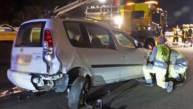 Der Skoda blieb nach der Kollision mitten auf der Fahrbahn stehen. Foto: Klaus Schmitt
