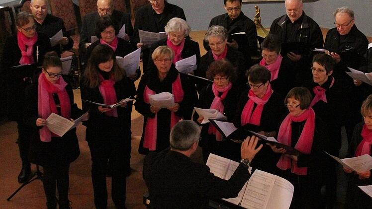 Der Rennsteigchor aus Ludwigsstadt trat in Gräfenthal zum Abschluss der Veranstaltungsreihe "Passion zur Reformation" auf. Foto: Martin Modes