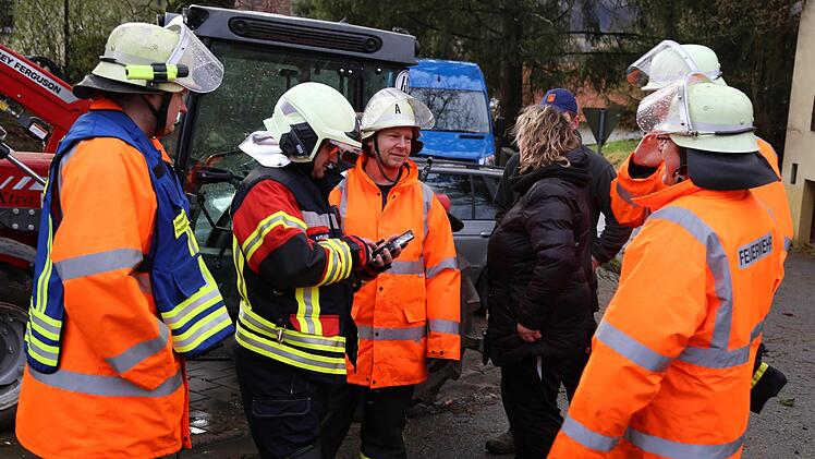 Feuerwehr in Lützelsdorf im Einsatz Foto: Franz Galster