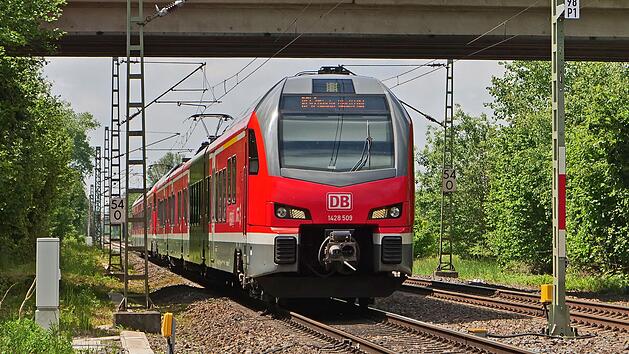 Nach langer Sperrung: Bahnstrecke N&uuml;rnberg - Bayreuth wird wieder ge&ouml;ffnet