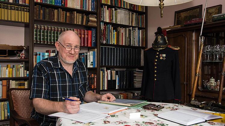 Kreisheimatpfleger Christian Neugebauer bei den Nachforschungen zur Schlacht bei Kissingen.  Foto: Björn Hein