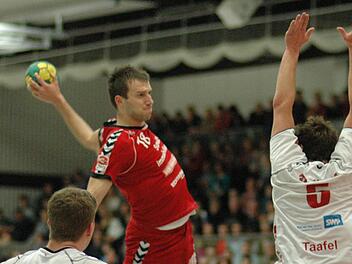 Mit Volldampf auf das Pforzheimer Gehäuse: Goran Djuricin gelingen sechs Tore für den HSC. Foto: gufi