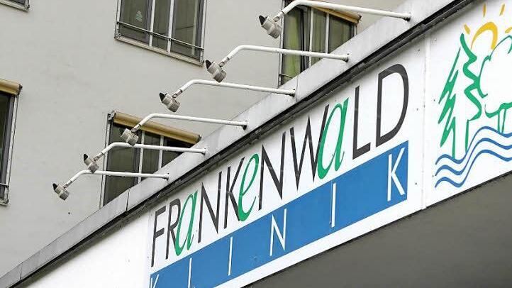 Die Frankenwaldklinik ist jetzt rechtmäßig an den Helios-Konzern übergegangen. Das Bundeskartellamt hat dem Verkauf der Kronacher sowie weiterer 38 Kliniken zugestimmt.  Foto: Archiv