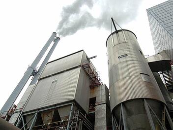 Liefert Energie aus Abfall: das Müllheizkraftwerk in Coburg. Die Kosten für die Verbrennung sind aber gestiegen. Archivbild: CT