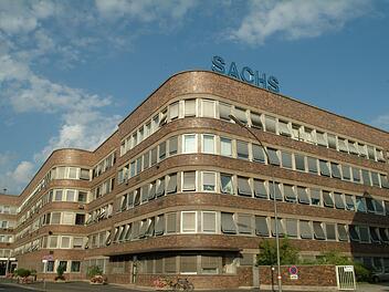 1932 entstand das imposante Sachs-Verwaltungsgebäude. Geschaffen hat es der damalige Star-Architekt Paul Bonatz.  Archivfoto: Waltraud Fuchs-Mauder