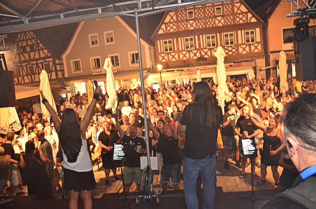 Die Altstadt ist wieder eine Festmeile.