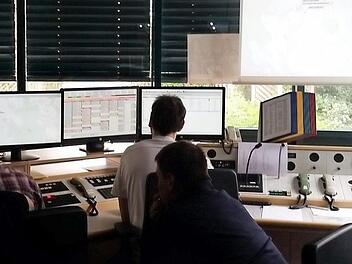 In der Einsatzzentrale wurden die Maßnahmen organisiert. Foto: Michael Wolf