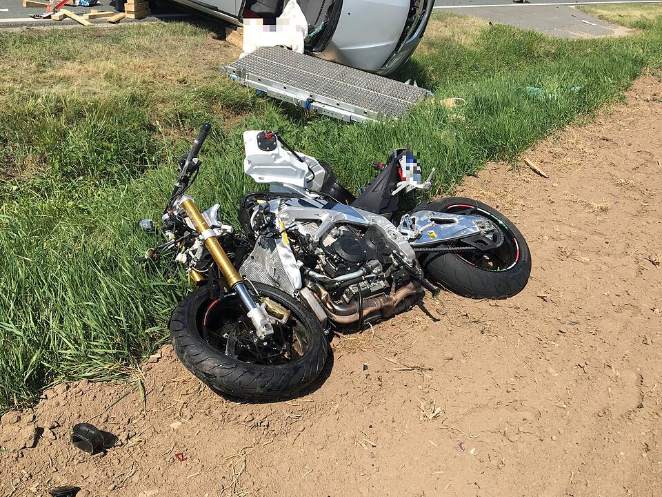 Motorradfahrer stirbt bei Crash im Gegenverkehr im Kreis Fürth