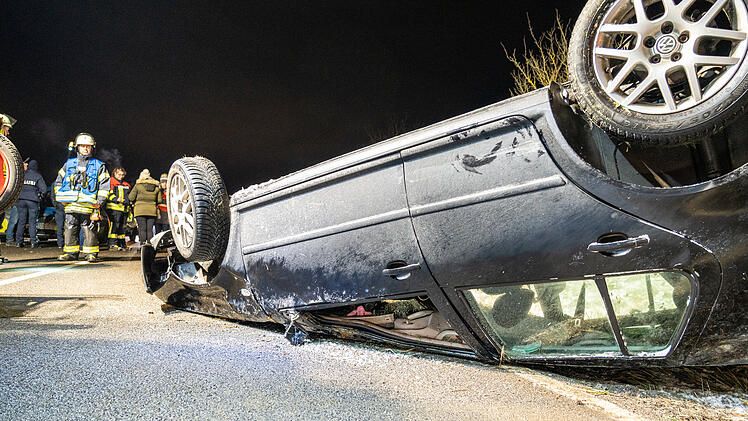 Litzendorf: Auto &uuml;berschl&auml;gt sich bei Unfall