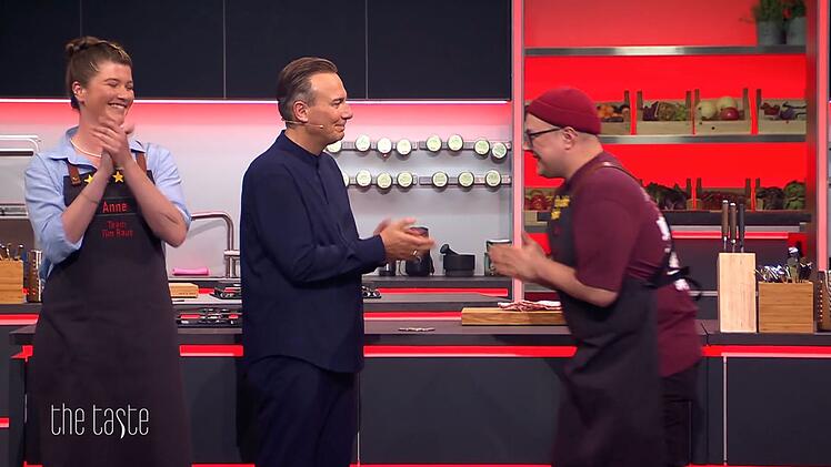 "Wer leistet, bekommt": Tim Raue schickt seinen Schützling Pako direkt in die letzte Show!