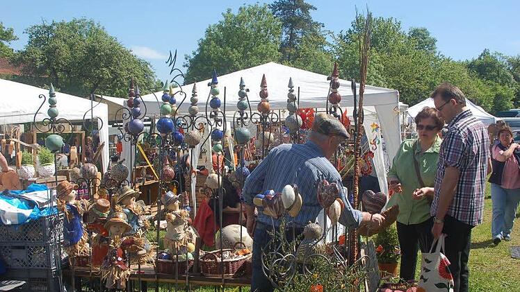 Auf dem Handwerkermarkt war zum vergangenen Pfingstfest viel los. Das soll nach dem Willen der Verantwortlichen auch so bleiben. Foto: Gabi Arnold