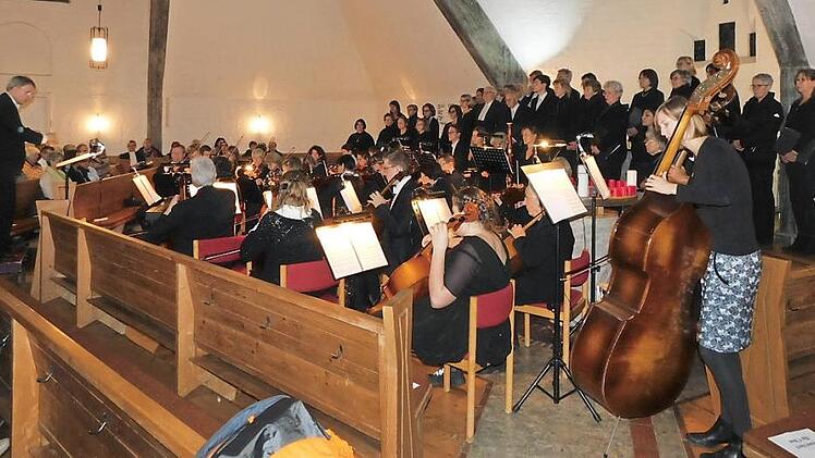 Kammerorchester und St.-Johannes-Chor harmonierten prächtig. Fotos: Horst Wunner