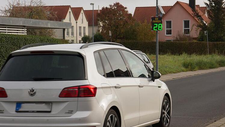 Zwei solcher Geschwindigkeitsmessgeräte sollen am Tambacher Berg aufgestellt werden, kündigte Bürgermeister Bauersachs in der jüngsten Gemeinderatssitzung an. Foto: Ulrike Langer