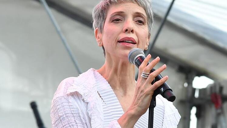 Erscheinung mit Stimme: Helen Schneider Foto: Ronald Rinklef