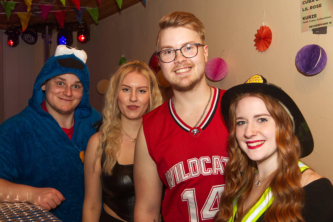 Faschingsparty im Sportheim des FSV Stadeln