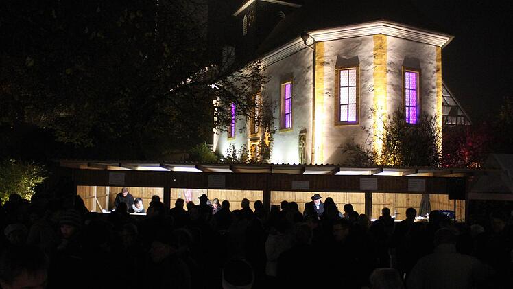 Die Eröffnung der Lichtinstallationen spielte sich in und vor der Schlosskirche ab.