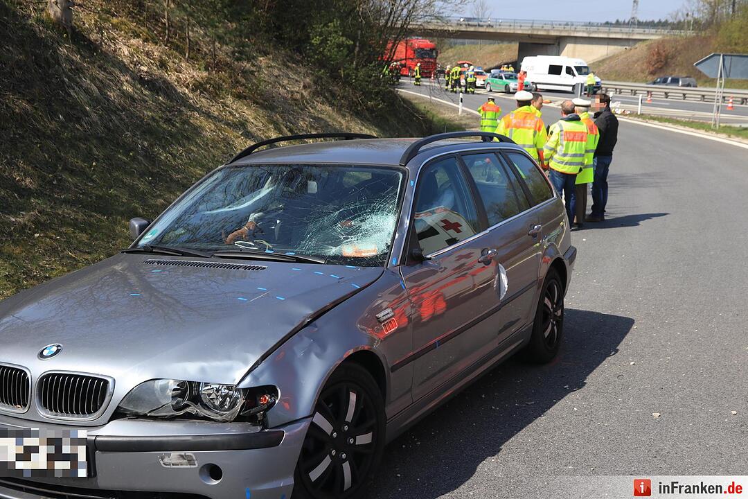 Polizist wird auf A70 von Auto erfasst und lebensgefährlich verletzt