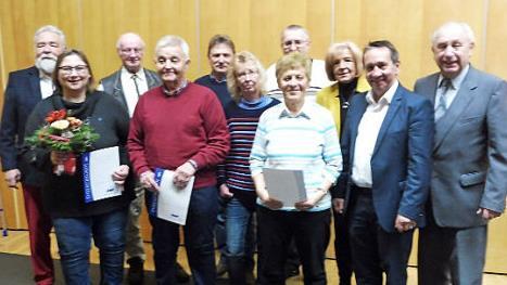 Die Geehrten des VdK-Ortsverbands Marktrodach mit dem Vorstand und den Gästen Foto: Petra Geiger