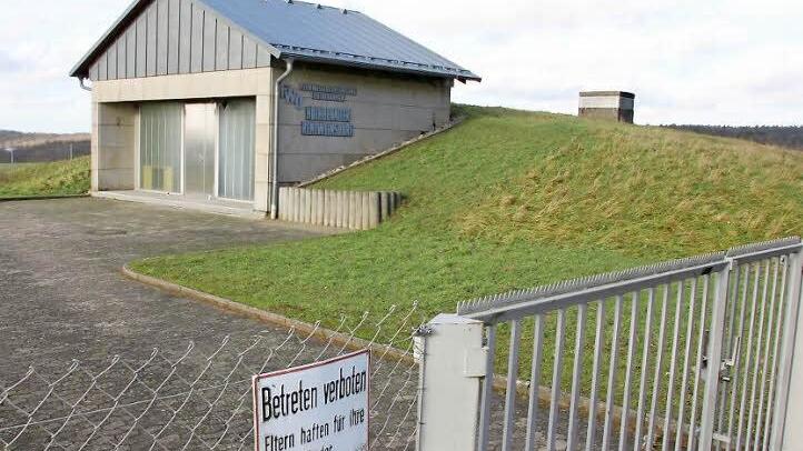 Durch diesen Hochbehälter auf dem Höhenzug zwischen Baunach- und Itzgrund zwischen Losbergsgereuth und Mürsbach fließt nicht nur viel Wasser, sondern auch Geld. Versorgt werden viele Dörfer der Gemeinden Rentweinsdorf und Rattelsdorf. Foto: Ralf Kestel