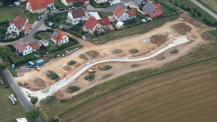 Bauen liegt im Trend. Doch Fachleute finden: Die Kommunen sollten mehr Bauland ausweisen, um es noch mehr jungen Familien zu ermöglichen, in der Region zu bleiben. Archivfoto: Matthias Einwag