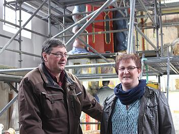 Pfarrgemeinderatsvorsitzender aus Volkers, Arnold Brust, und Susanne Vogel, Pfarrgemeinderatsvorsitzende aus Motten Foto: Birgit Will