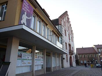 So schnell wird kein neues Leben in das frühere Kaufhausgebäude ziehen. Denn die Pläne müssen erst einmal geändert werden.Foto: Arkadius Guzy