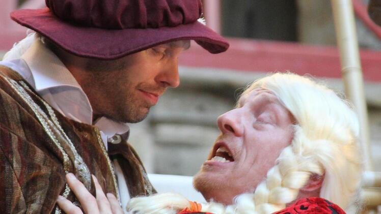 Romeo (Christian Johannsen) und Julia (Holger Zessner). Foto: Klaus Klaschka